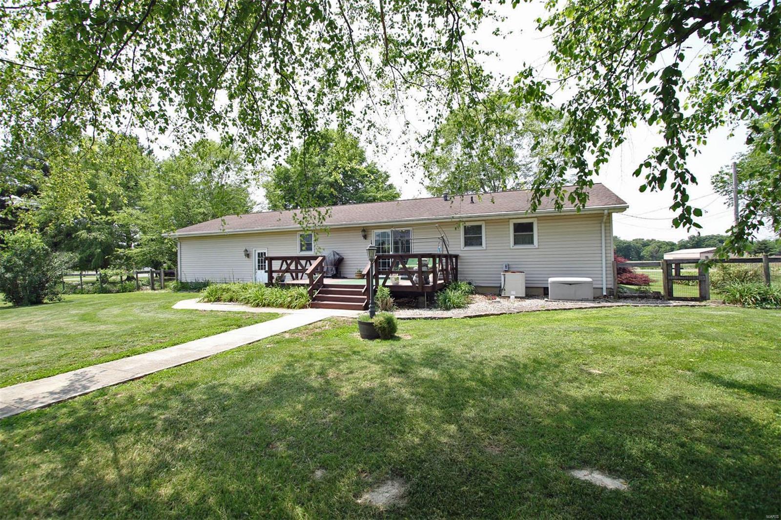 8148 Wolf Road Alton, IL 62002 - Photo 12 of 77