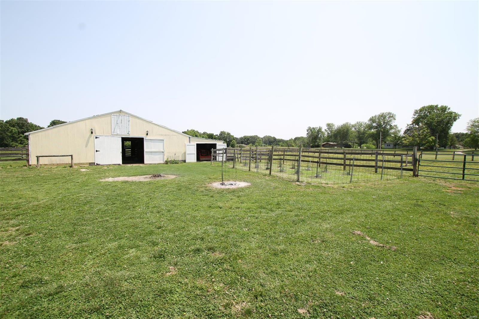 8148 Wolf Road Alton, IL 62002 - Photo 14 of 77