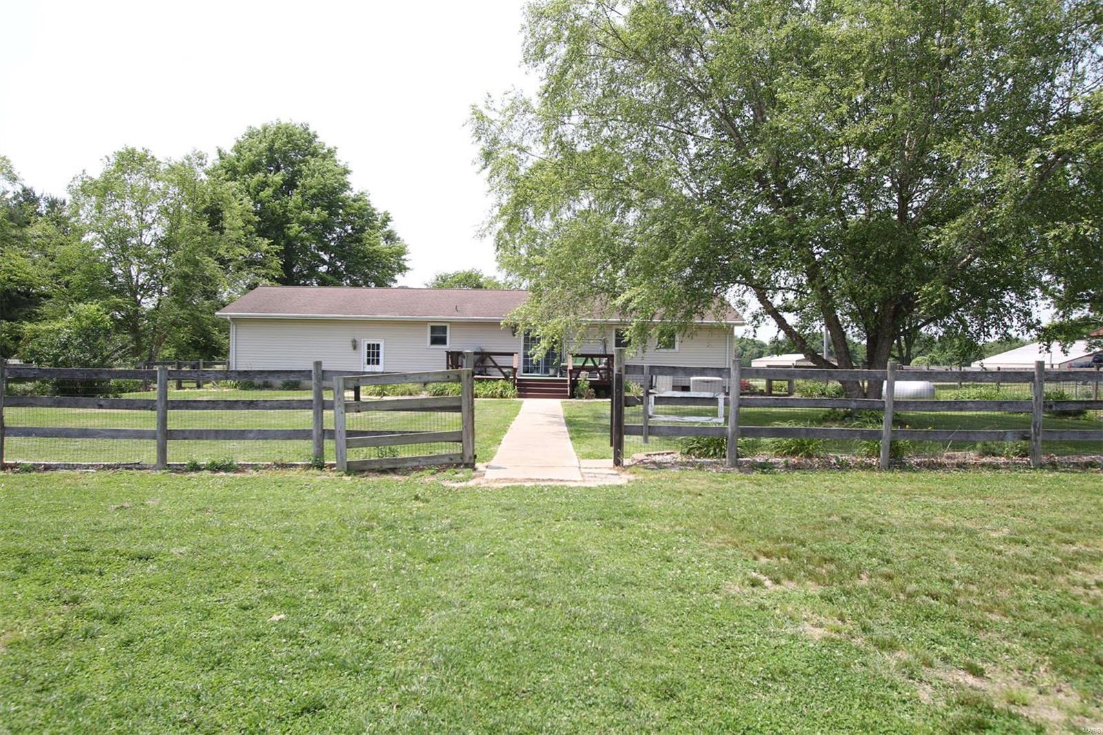 8148 Wolf Road Alton, IL 62002 - Photo 27 of 77