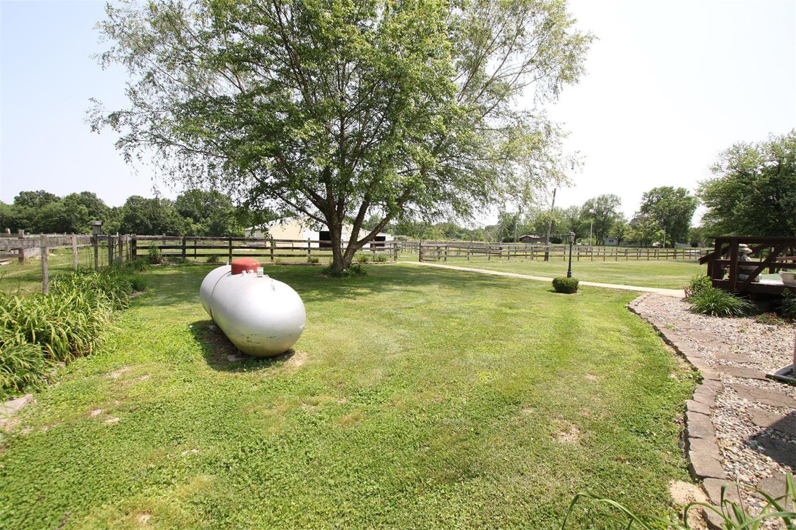 8148 Wolf Road Alton, IL 62002 - Photo 29 of 77