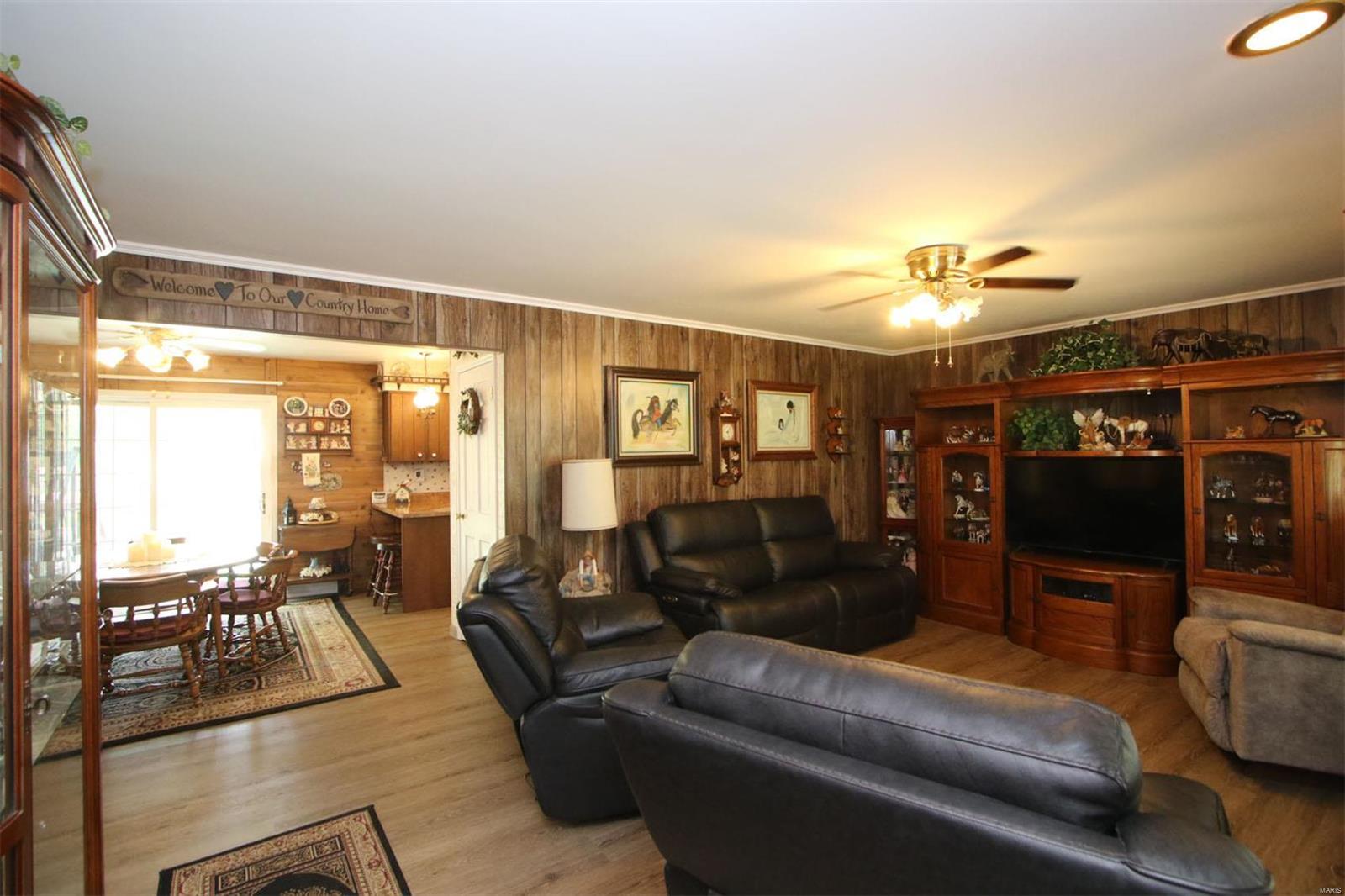 8148 Wolf Road Alton, IL 62002 - Photo 38 of 77