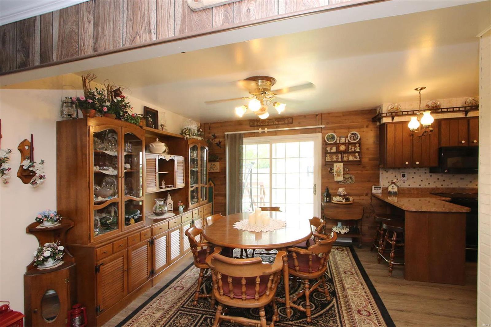 8148 Wolf Road Alton, IL 62002 - Photo 39 of 77