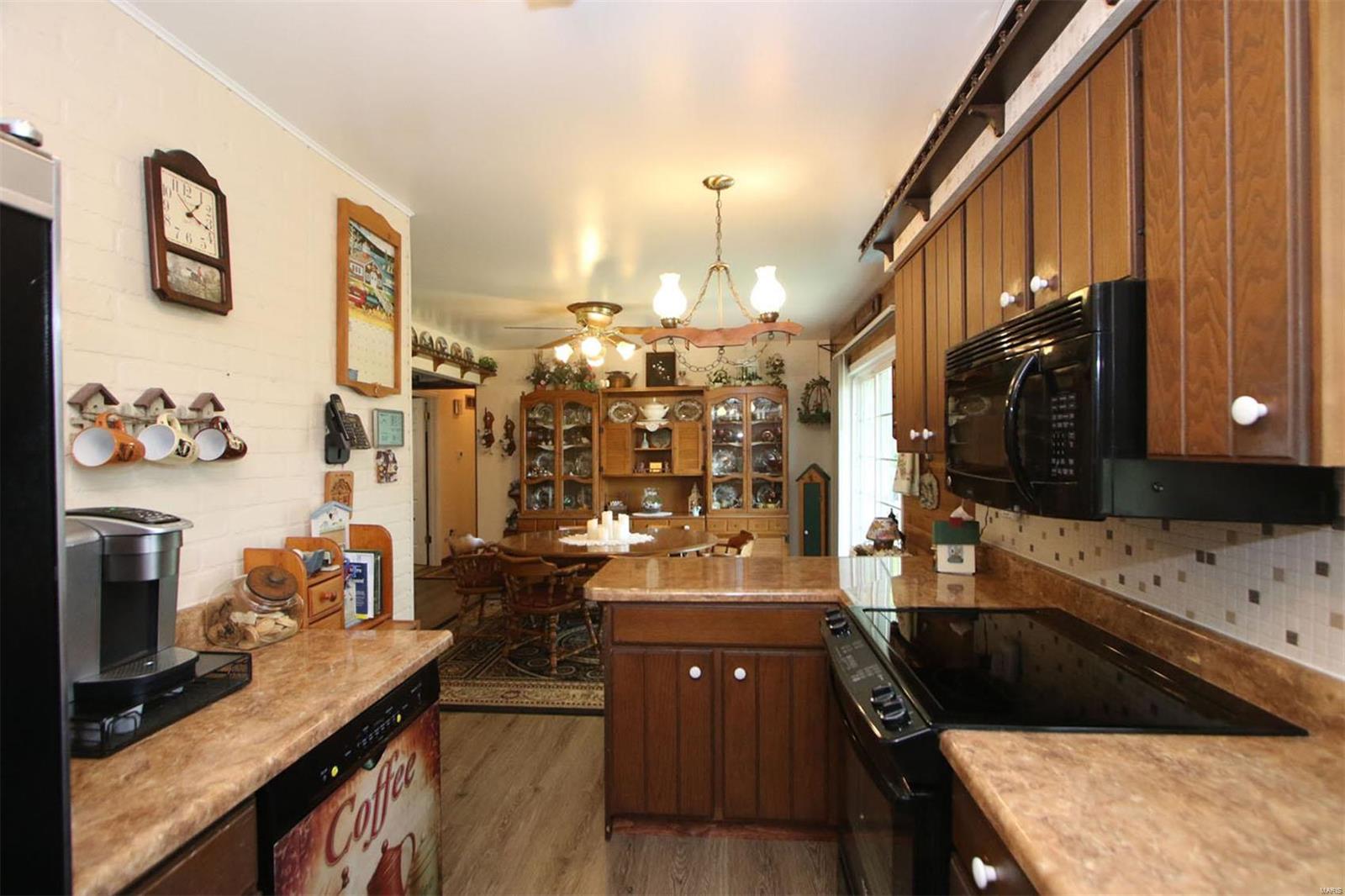8148 Wolf Road Alton, IL 62002 - Photo 43 of 77