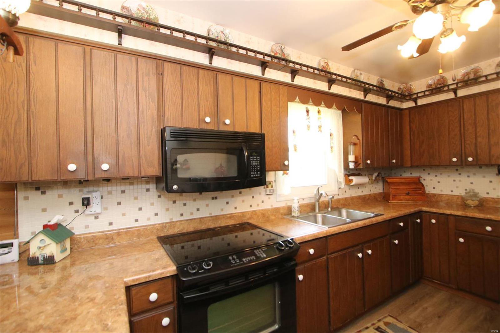 8148 Wolf Road Alton, IL 62002 - Photo 44 of 77