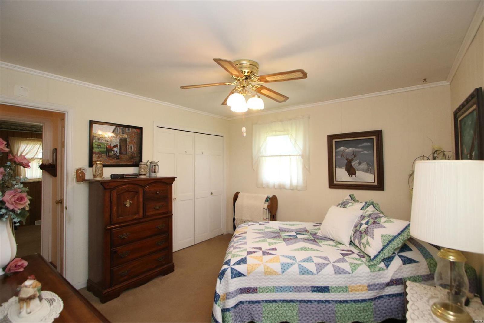 8148 Wolf Road Alton, IL 62002 - Photo 48 of 77