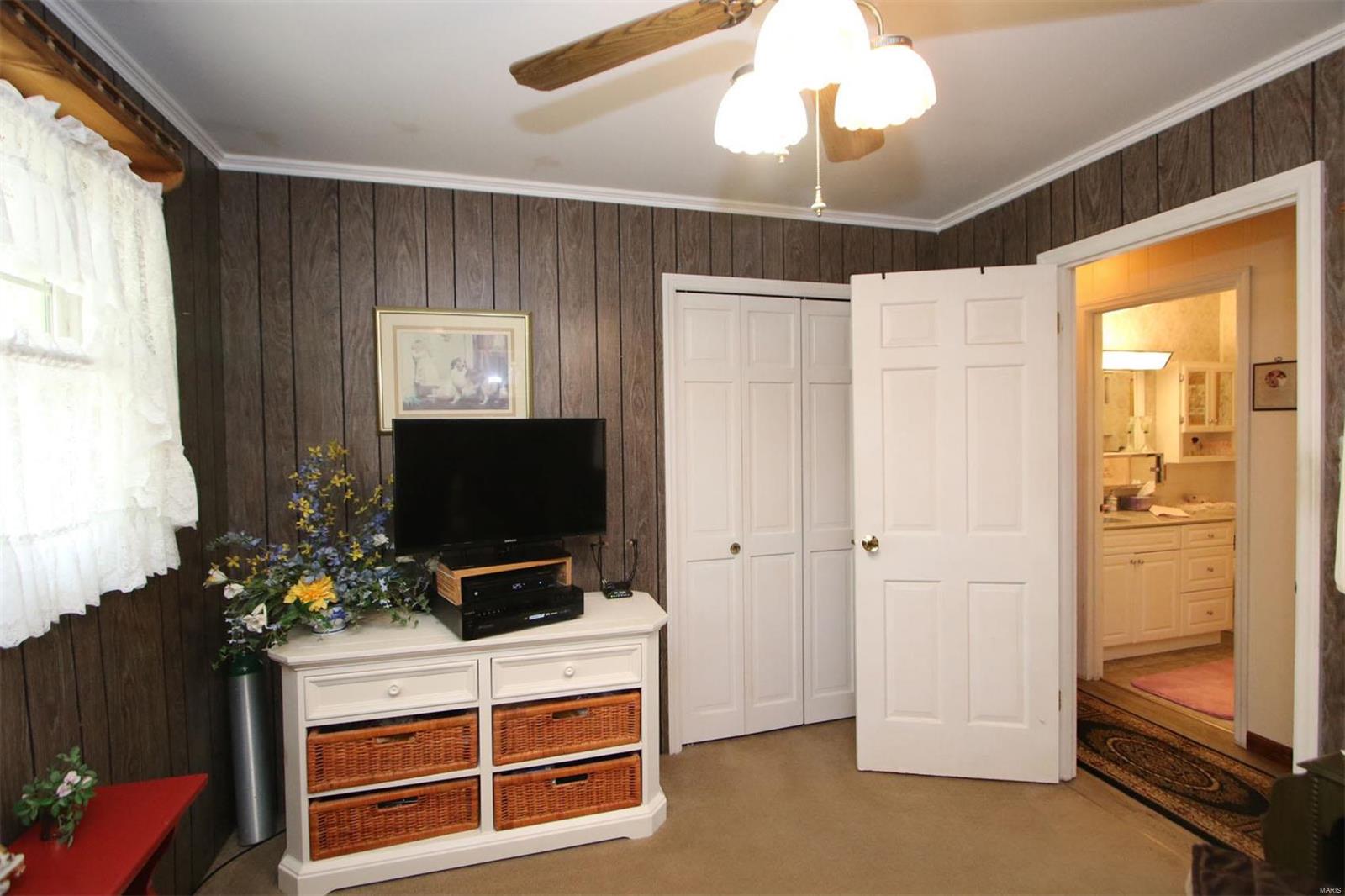 8148 Wolf Road Alton, IL 62002 - Photo 56 of 77