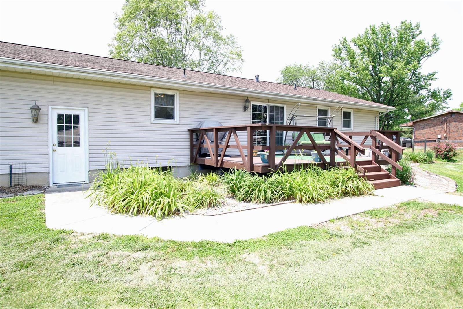 8148 Wolf Road Alton, IL 62002 - Photo 7 of 77