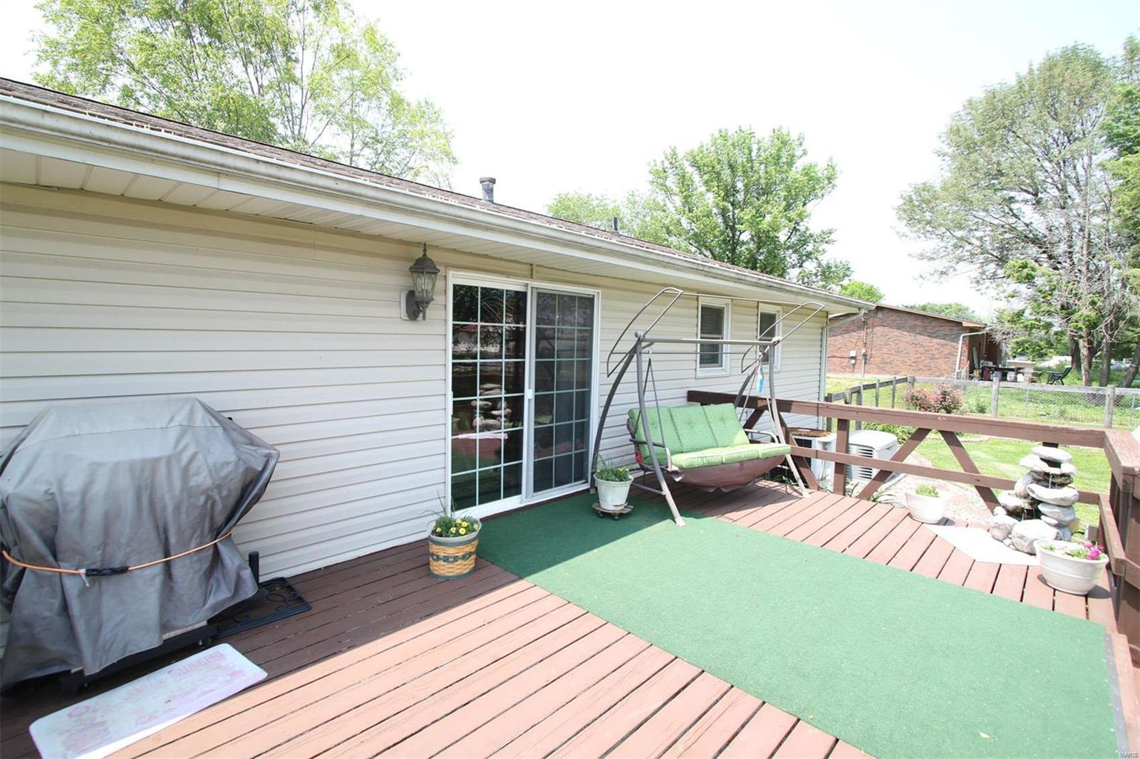 8148 Wolf Road Alton, IL 62002 - Photo 9 of 77