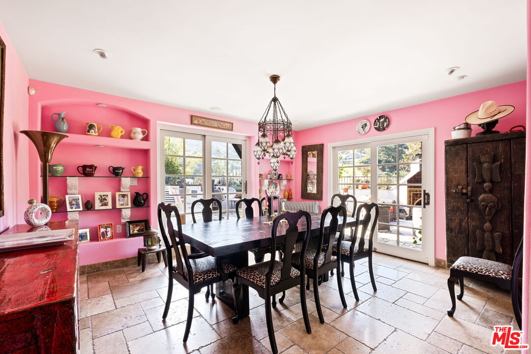 2225 Malaga Road Los Angeles, CA 90068 - Photo 11 of 35