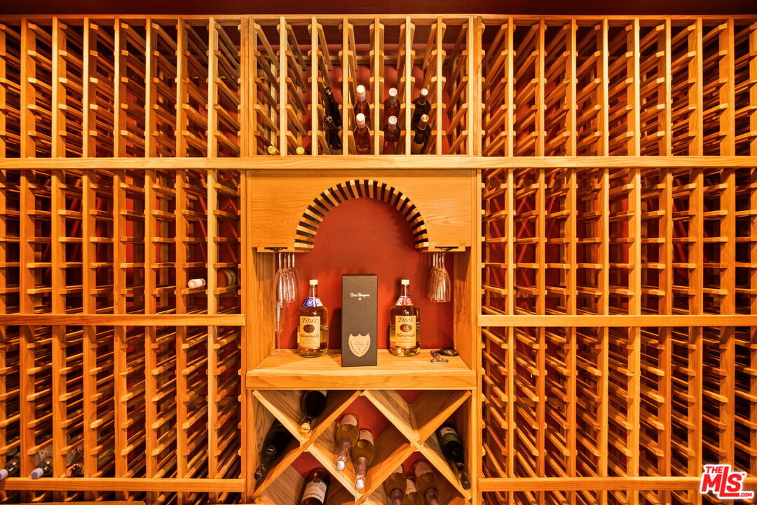 2225 Malaga Road Los Angeles, CA 90068 - Photo 14 of 35