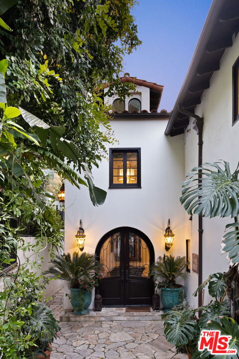 2225 Malaga Road Los Angeles, CA 90068 - Photo 3 of 35