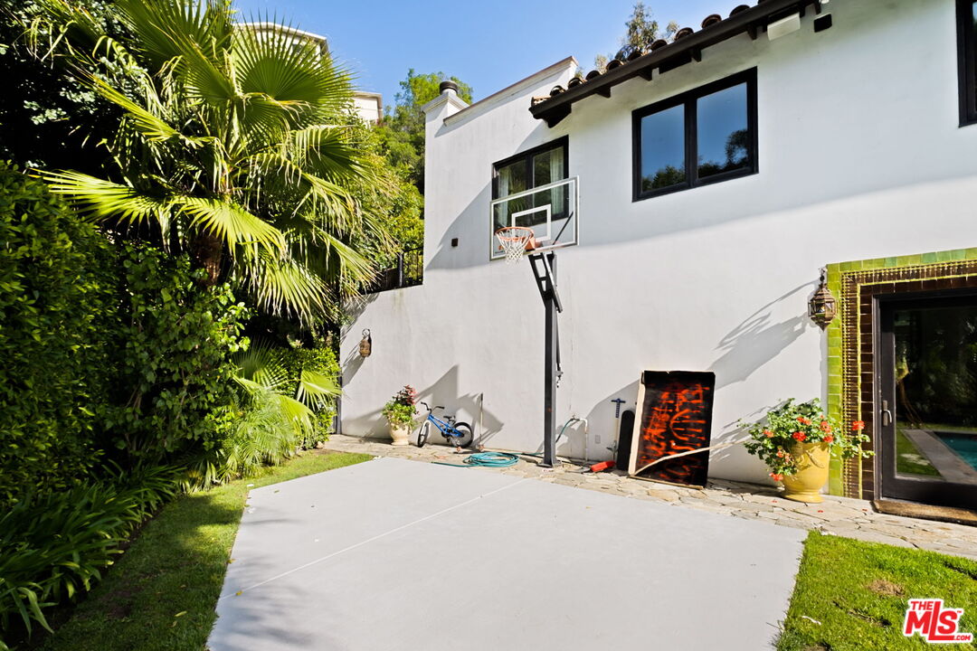 2225 Malaga Road Los Angeles, CA 90068 - Photo 33 of 35