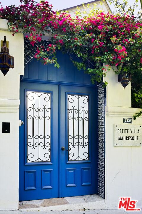 2225 Malaga Road Los Angeles, CA 90068 - Photo 4 of 35