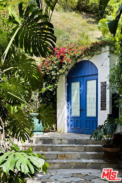 2225 Malaga Road Los Angeles, CA 90068 - Photo 5 of 35