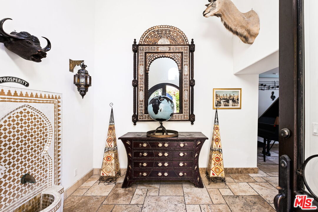 2225 Malaga Road Los Angeles, CA 90068 - Photo 6 of 35