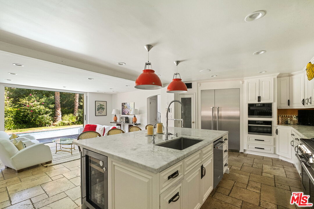 2225 Malaga Road Los Angeles, CA 90068 - Photo 9 of 35