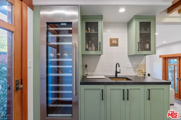 $4,395,000 | 706 Navy Street, Santa Monica, CA 90405