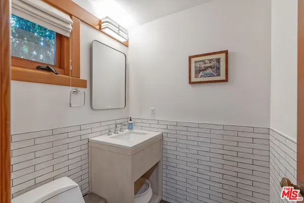$4,395,000 | 706 Navy Street, Santa Monica, CA 90405