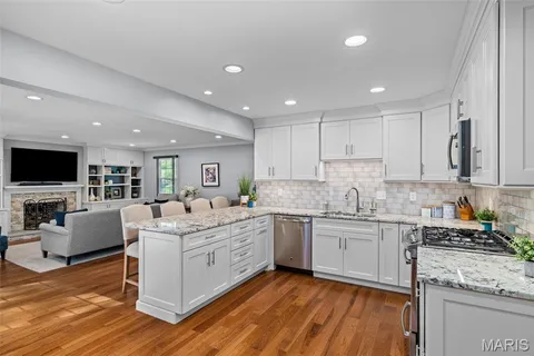 $630,000 | 647 Waterford Ridge Drive, Ballwin, MO 63021