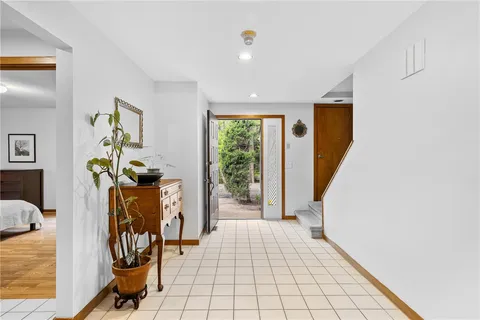 $950,000 | 38 River Run, East Greenwich, RI 02818