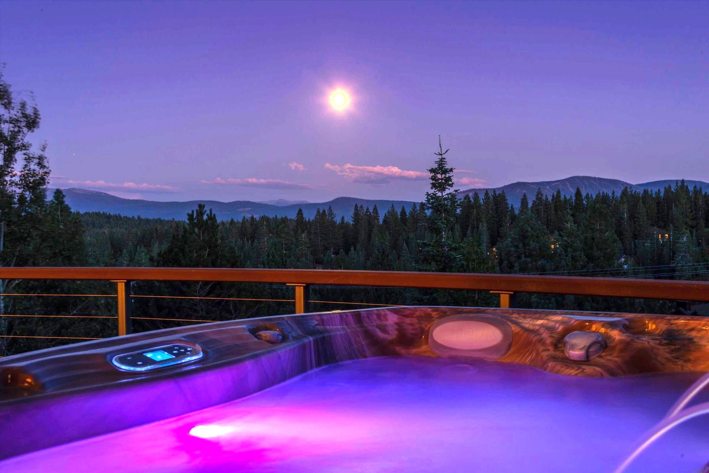 12386 Stockholm Way Truckee, CA 96161 - Photo 3 of 21 a view of a tennis court with sitting area
