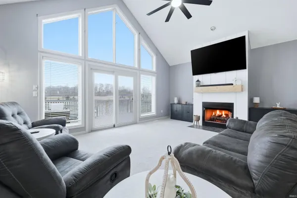 $649,900 | 4516 Hollopeter Road, Leo, IN 46765