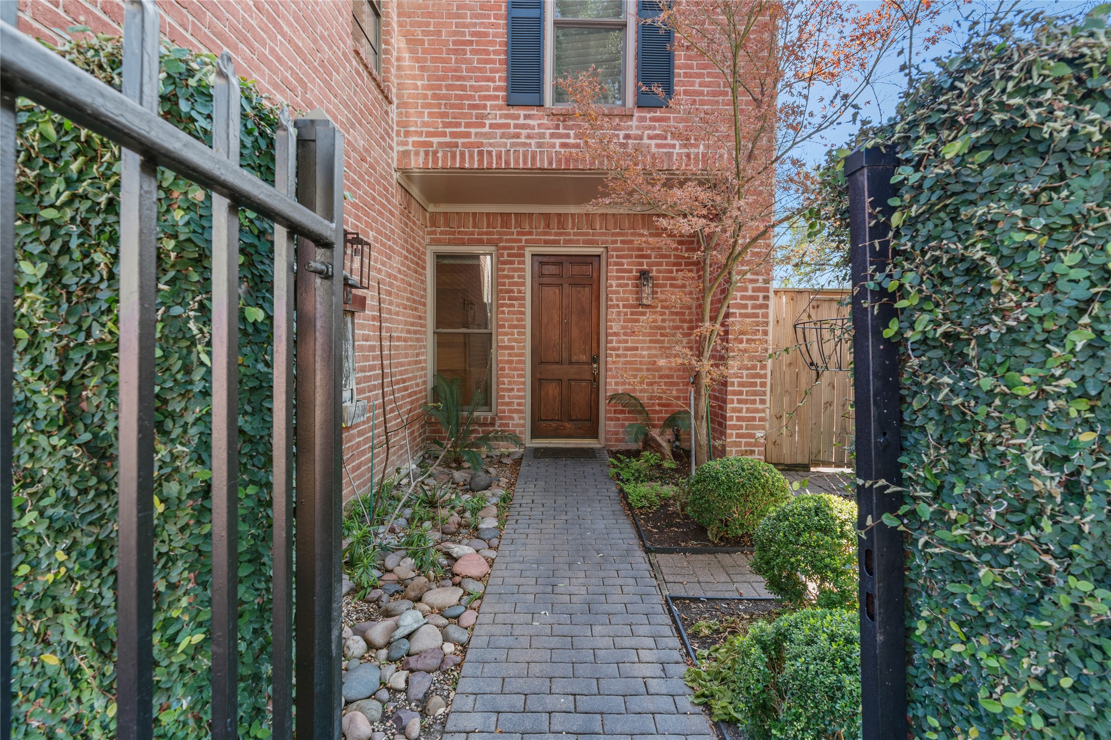 6732 Vanderbilt Street Houston, TX 77005 - Photo 2 of 31