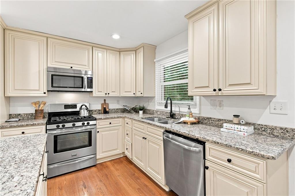 3095 Hollywood Drive Decatur, GA 30033 - Photo 14 of 41 Gallery Image 14