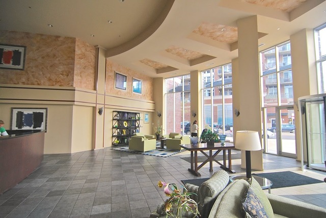 1000 West Adams Street, Unit 719 Chicago, IL 60607 - Photo 8 of 9 a living room with furniture