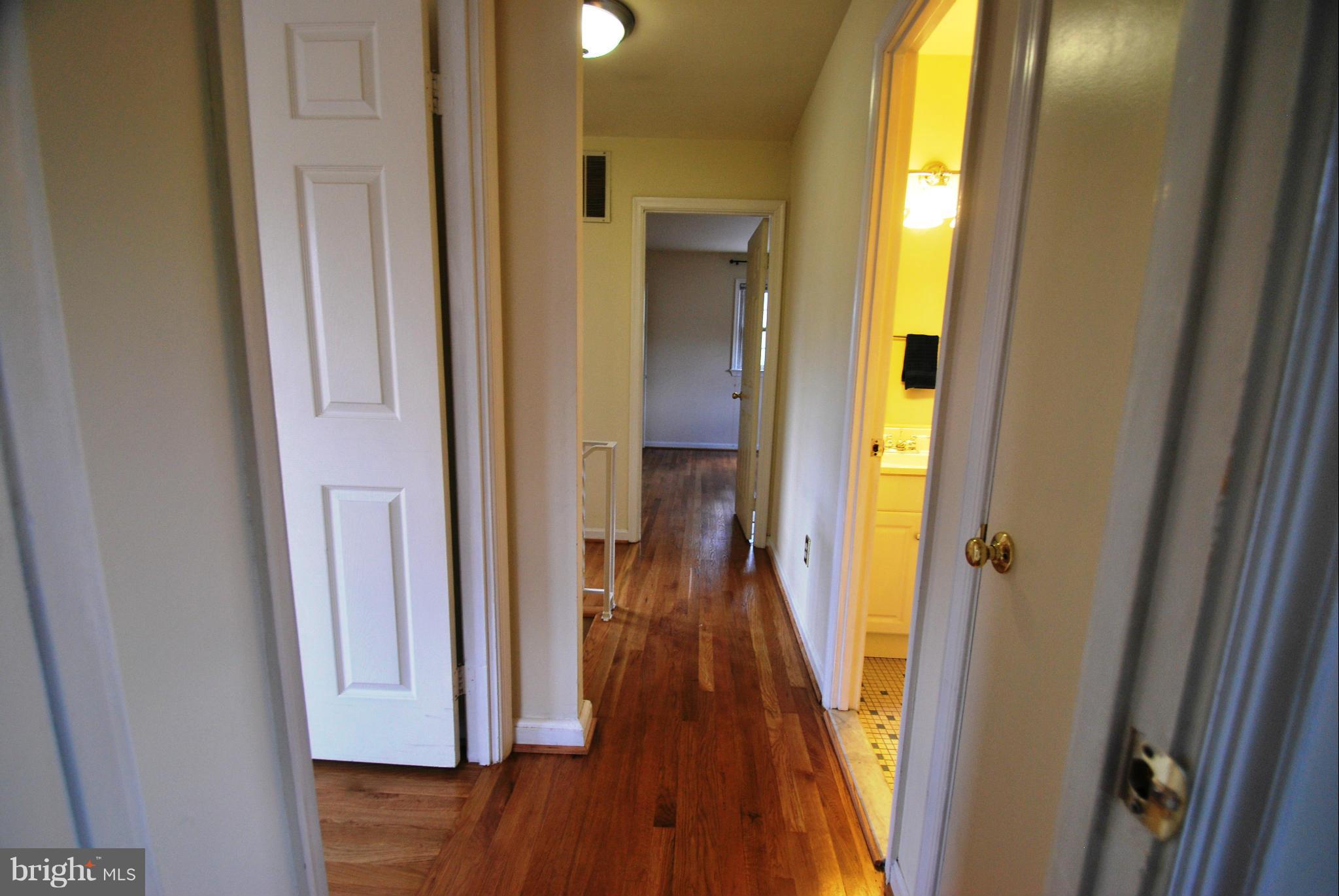 6806 Houndmaster Road Springfield, VA 22152 - Photo 19 of 27 Interior (General)