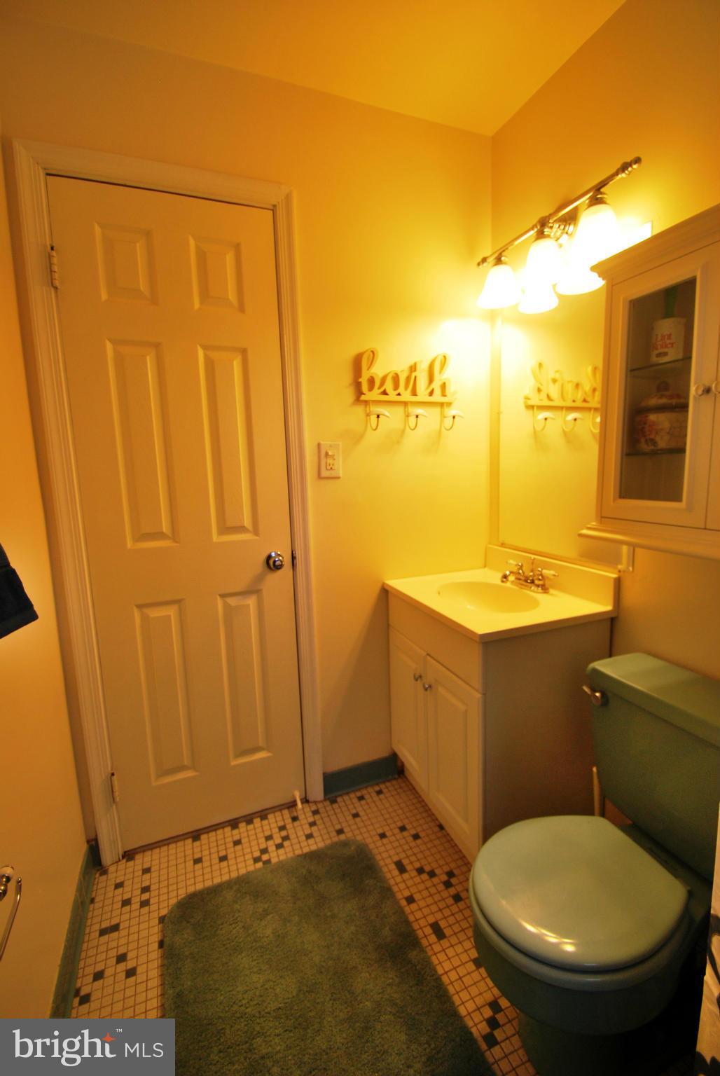 6806 Houndmaster Road Springfield, VA 22152 - Photo 21 of 27 Bath