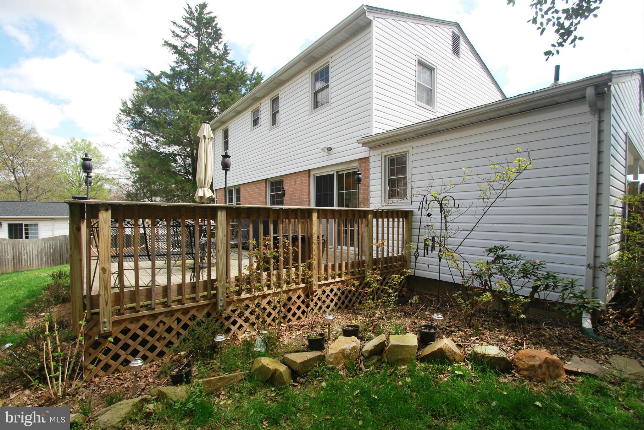 6806 Houndmaster Road Springfield, VA 22152 - Photo 25 of 27 Exterior (Rear)