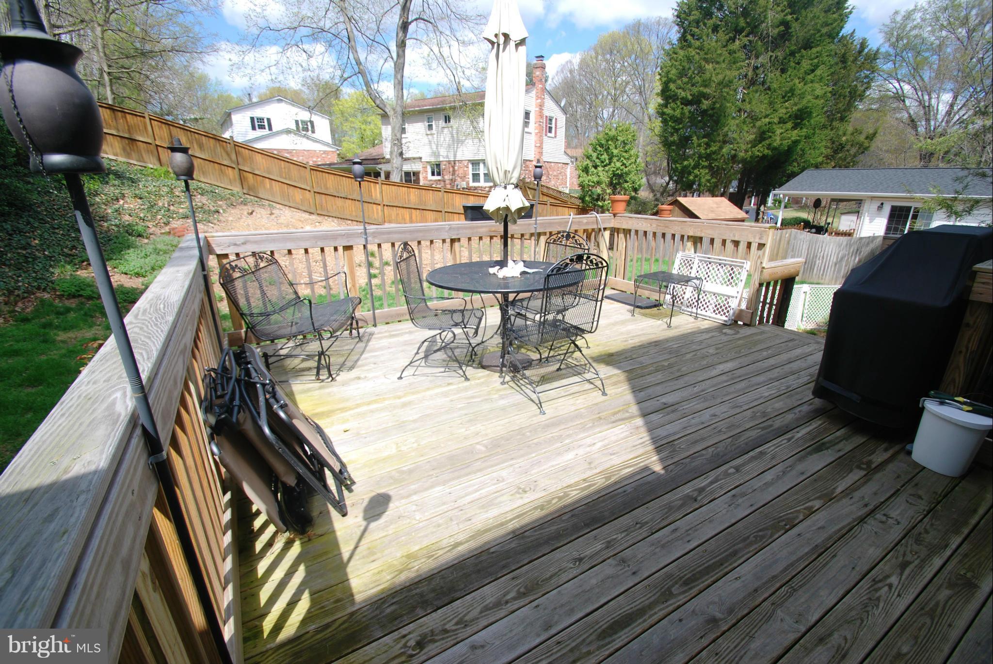 6806 Houndmaster Road Springfield, VA 22152 - Photo 26 of 27 Exterior (Rear)
