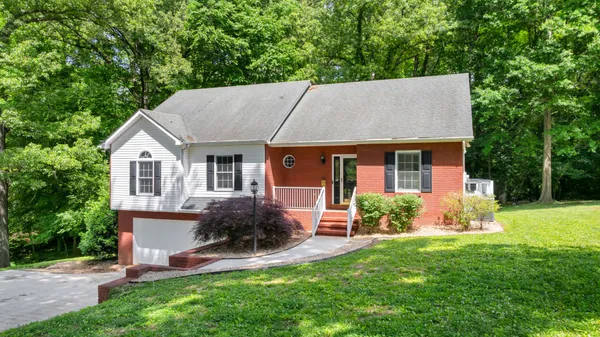 $439,000 | 301 McKinney Street, Estill Springs, TN 37330