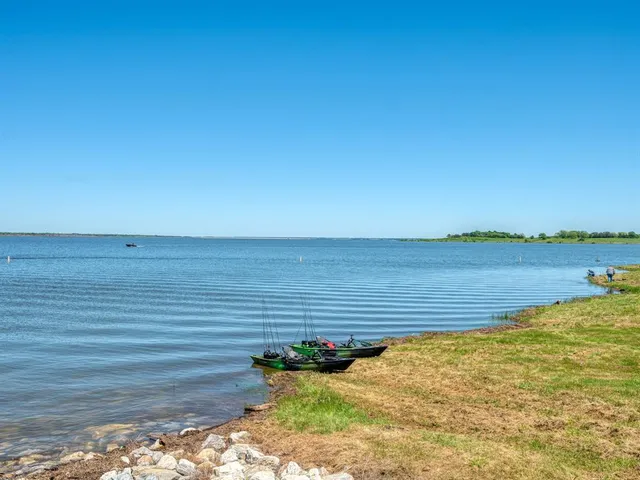 $483,999 | 210 Waters Edge Way, Dodd City, TX 75438