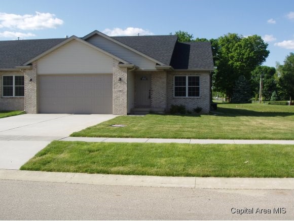 3201 Mackinaw Lane Springfield, IL 62711 - Photo 1 of 6 Gallery Image 1