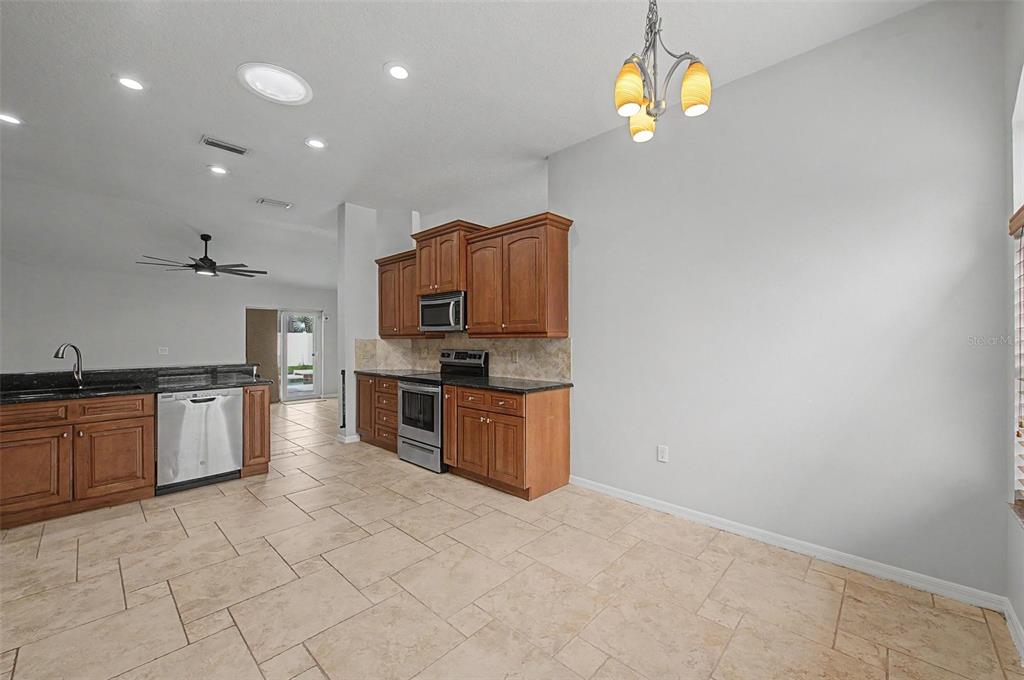 4021 Lithia Ridge Boulevard Valrico, FL 33596 - Photo 19 of 48