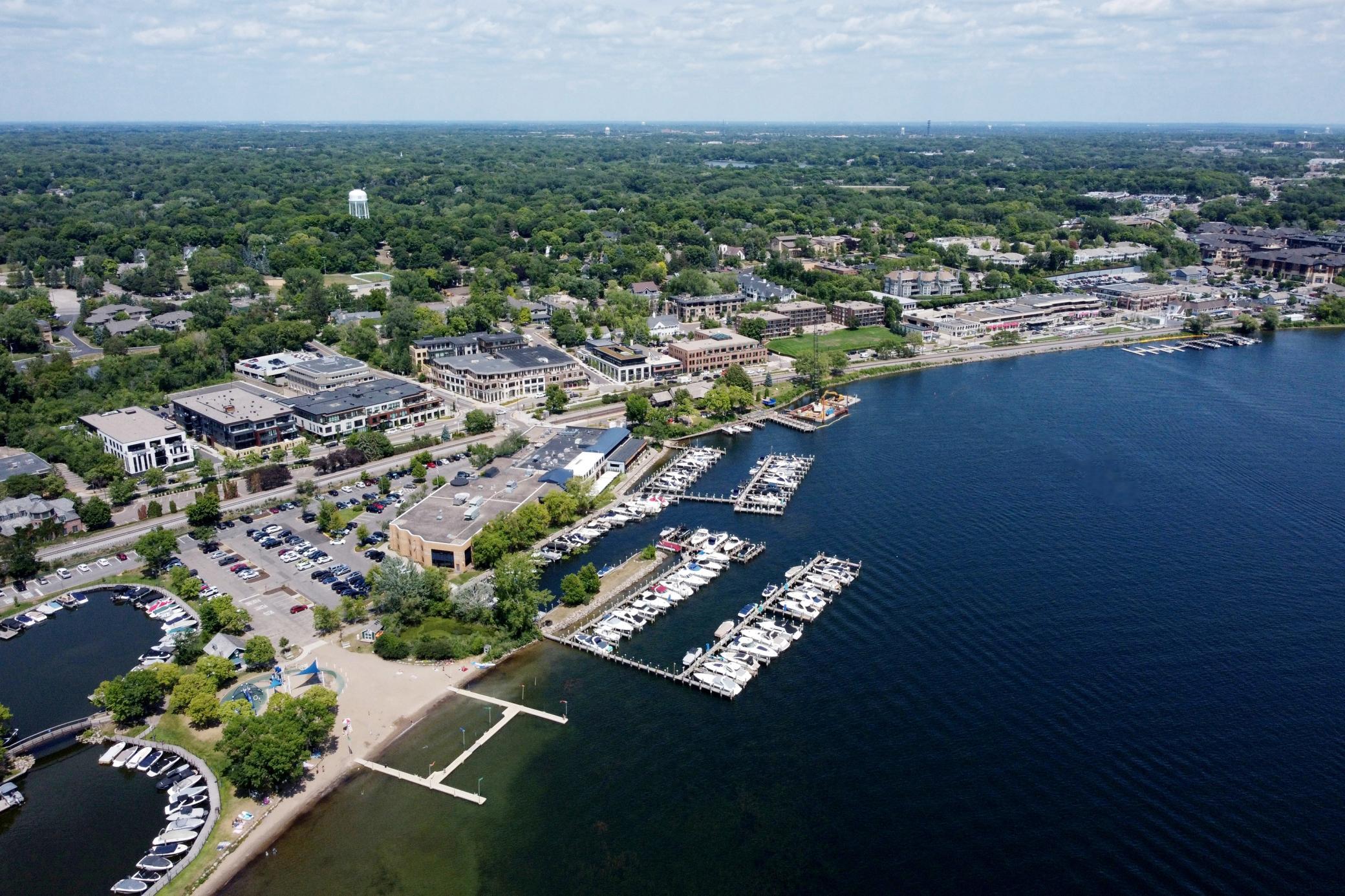 148 X Ridgeview Lane Wayzata, MN 55391 - Photo 9 of 10