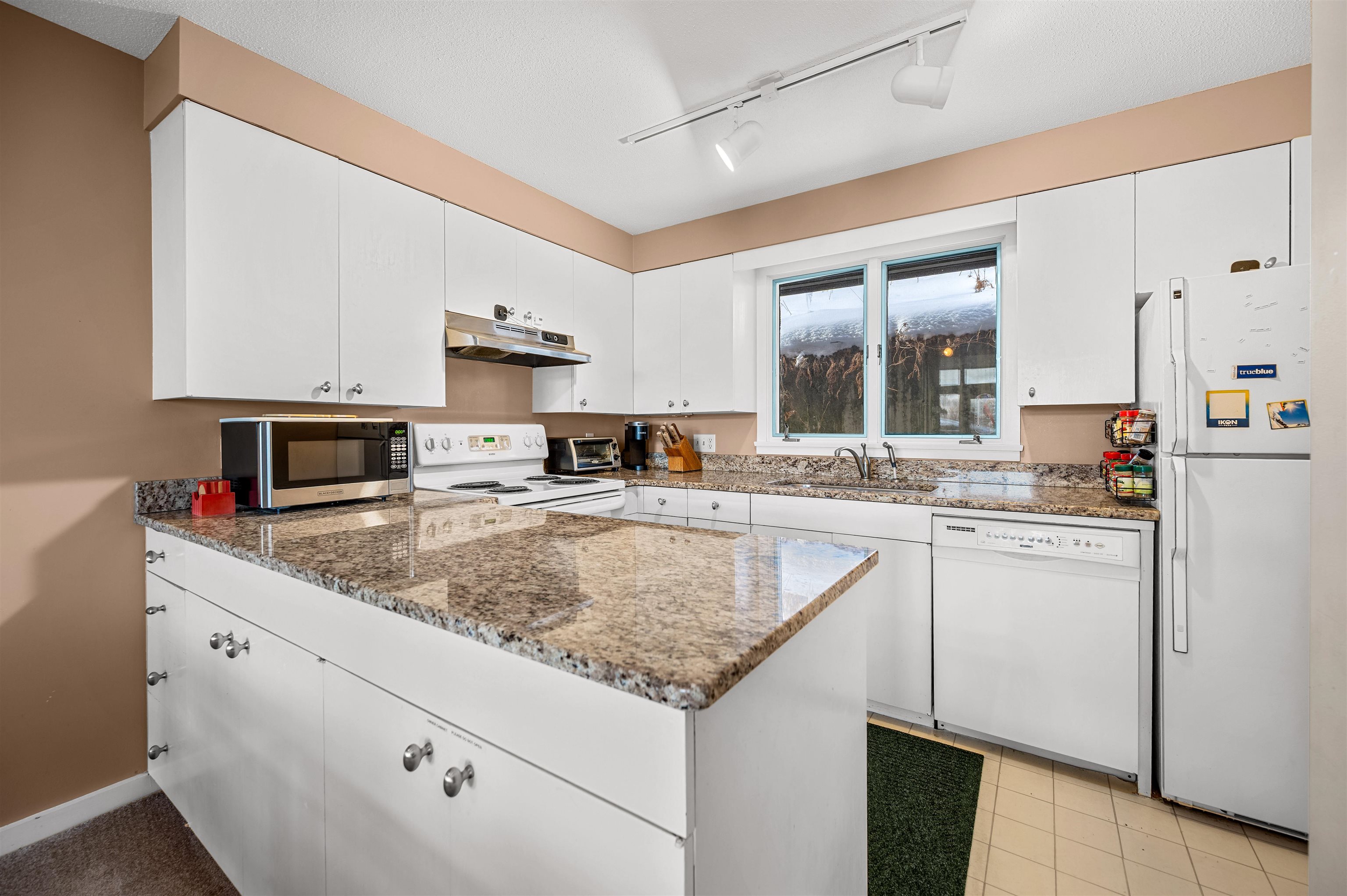 105 Forum Drive, Unit 16 Warren, VT 05674 - Photo 13 of 36