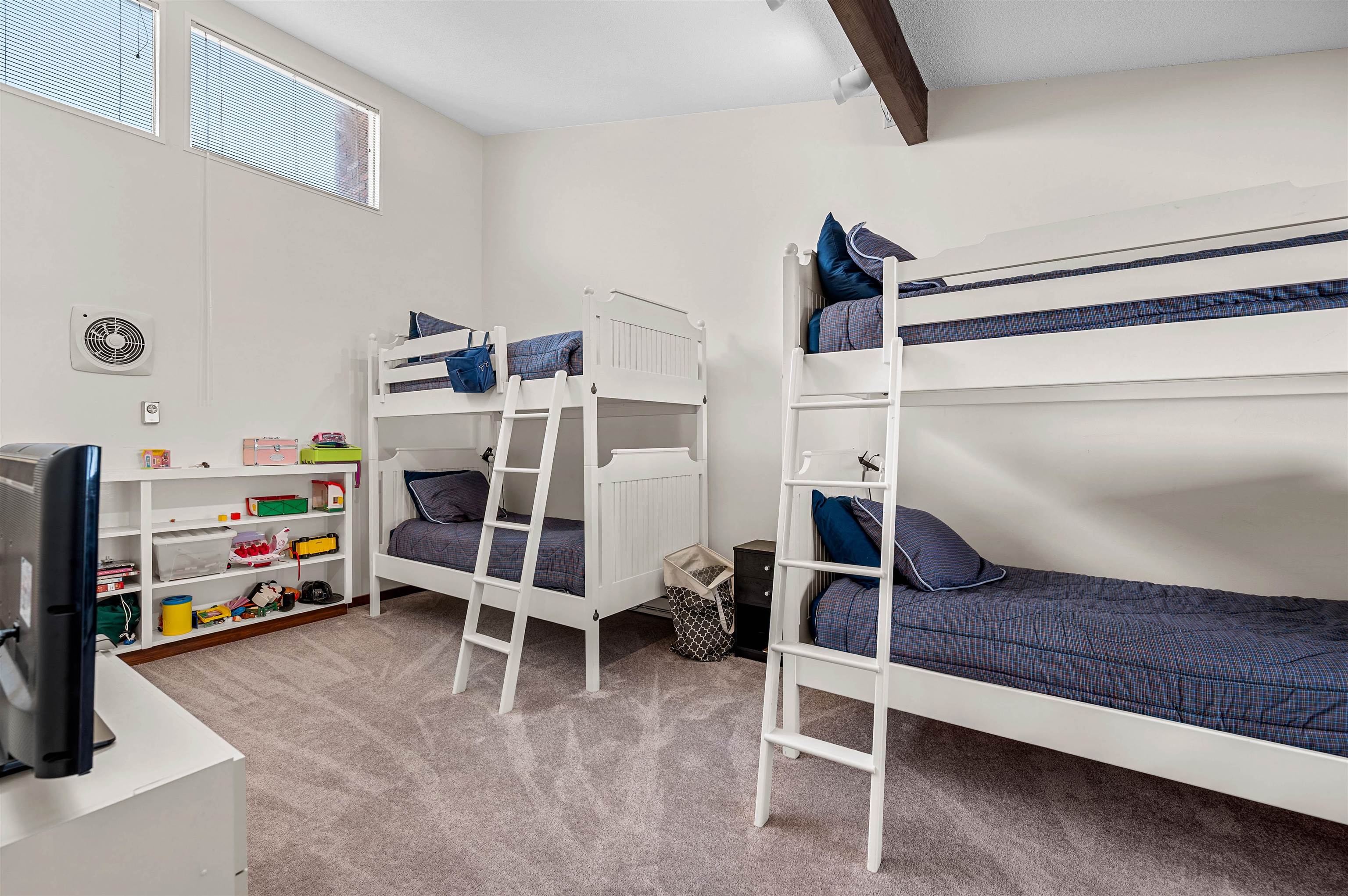 105 Forum Drive, Unit 16 Warren, VT 05674 - Photo 22 of 36