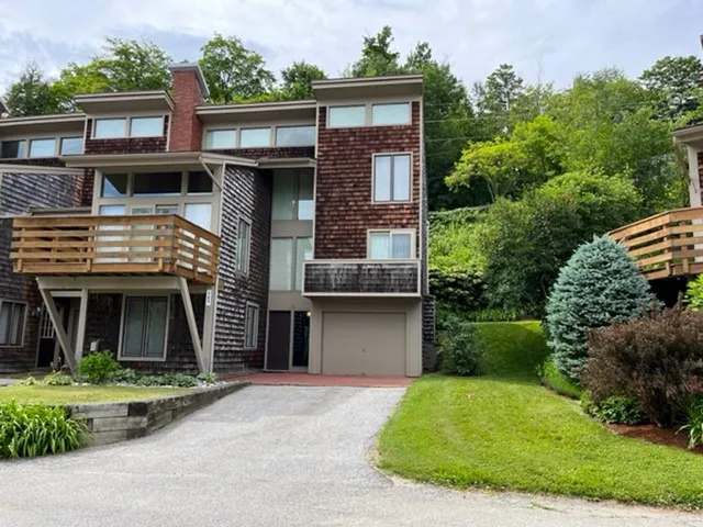 $850,000 | 105 Forum Drive, Unit 16, Warren, VT 05674