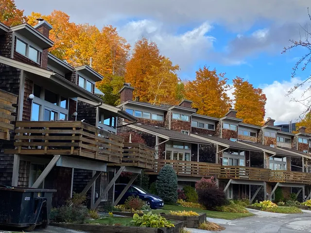 $830,000 | 105 Forum Drive, Unit 16, Warren, VT 05674