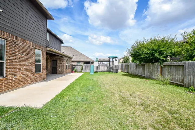 a view of entryway door of the house