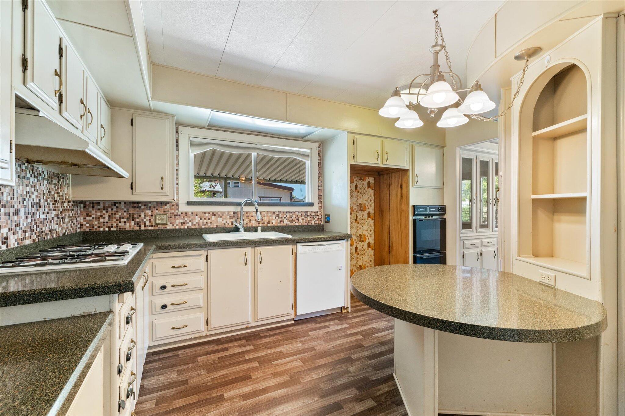 4381 Eagle Nest Road Redding, CA 96003 - Photo 8 of 28 08-Biggerflow Real Estate Media-8