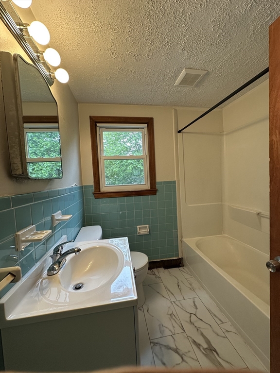 53-55 Magnolia Avenue, Unit RIGHT SIDE Billerica, MA 01821 - Photo 11 of 17