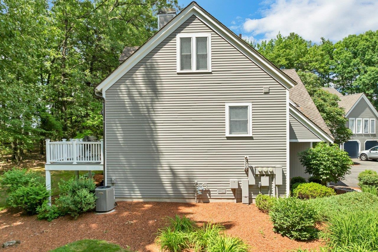 80 Cherry Hollow Road Nashua, NH 03062 - Photo 5 of 55