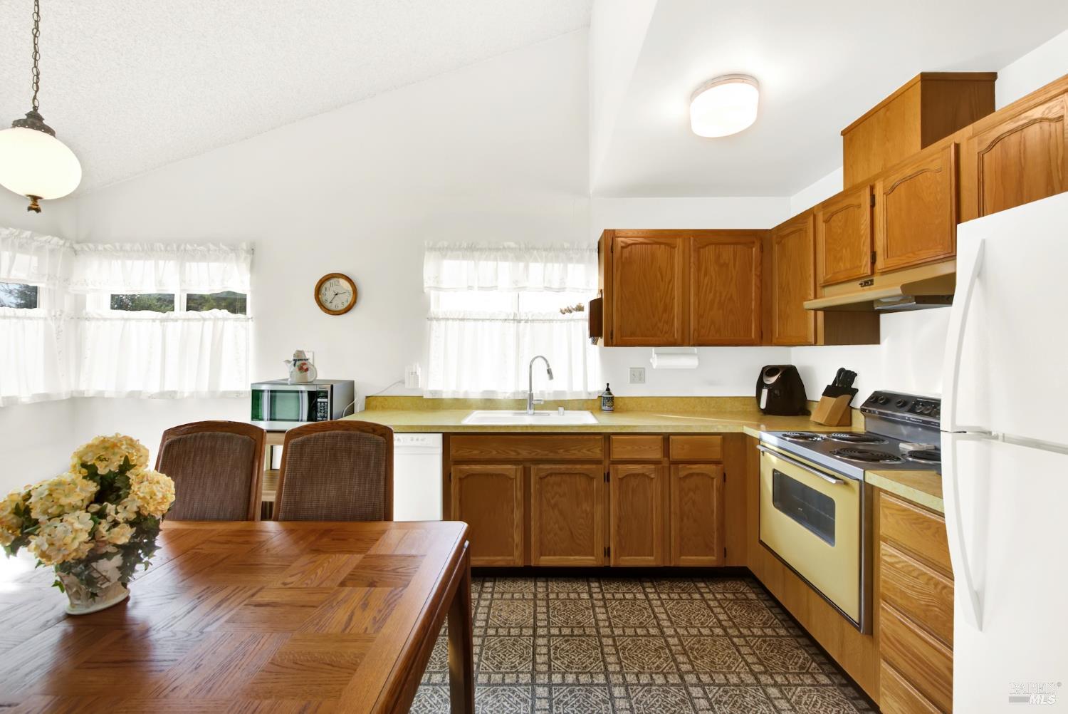 909 Seascape Circle Rodeo, CA 94572 - Photo 18 of 44