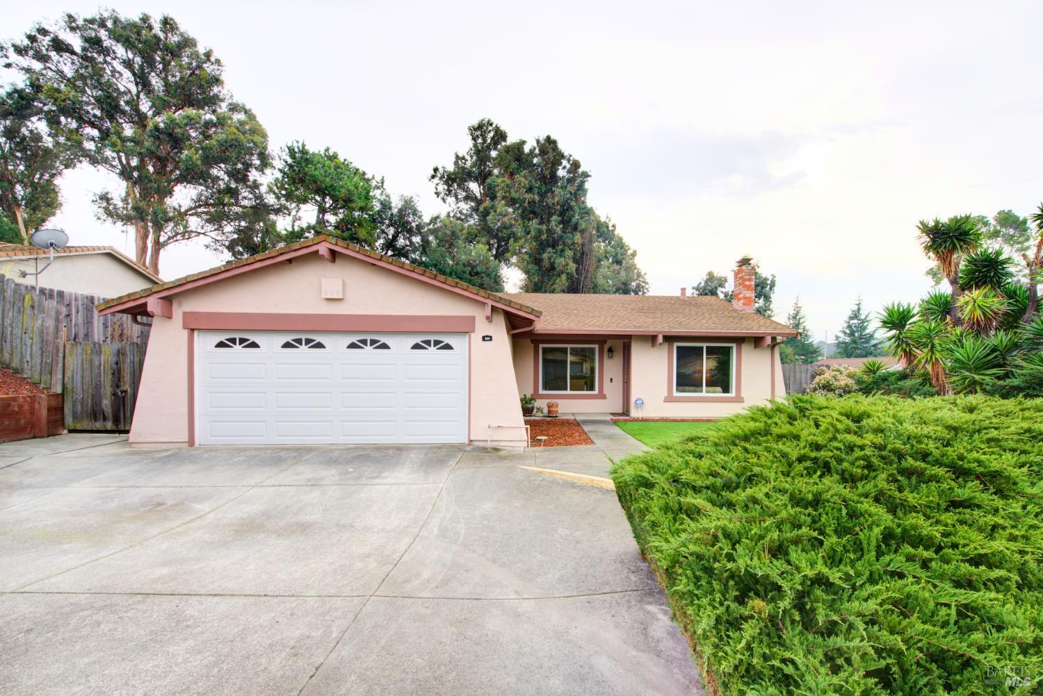 909 Seascape Circle Rodeo, CA 94572 - Photo 2 of 44