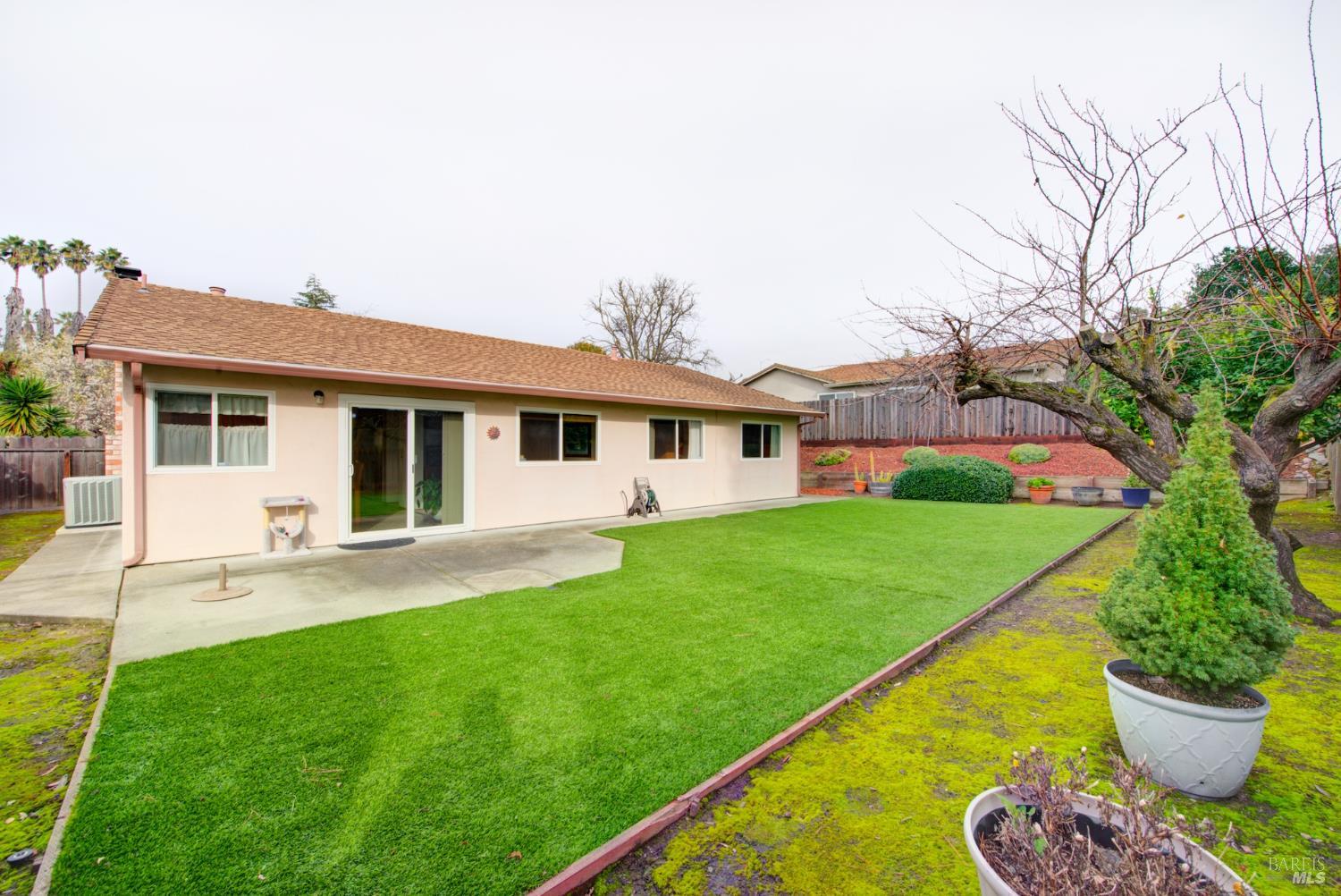 909 Seascape Circle Rodeo, CA 94572 - Photo 26 of 44