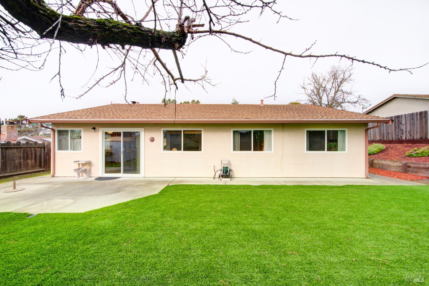 909 Seascape Circle Rodeo, CA 94572 - Photo 29 of 44